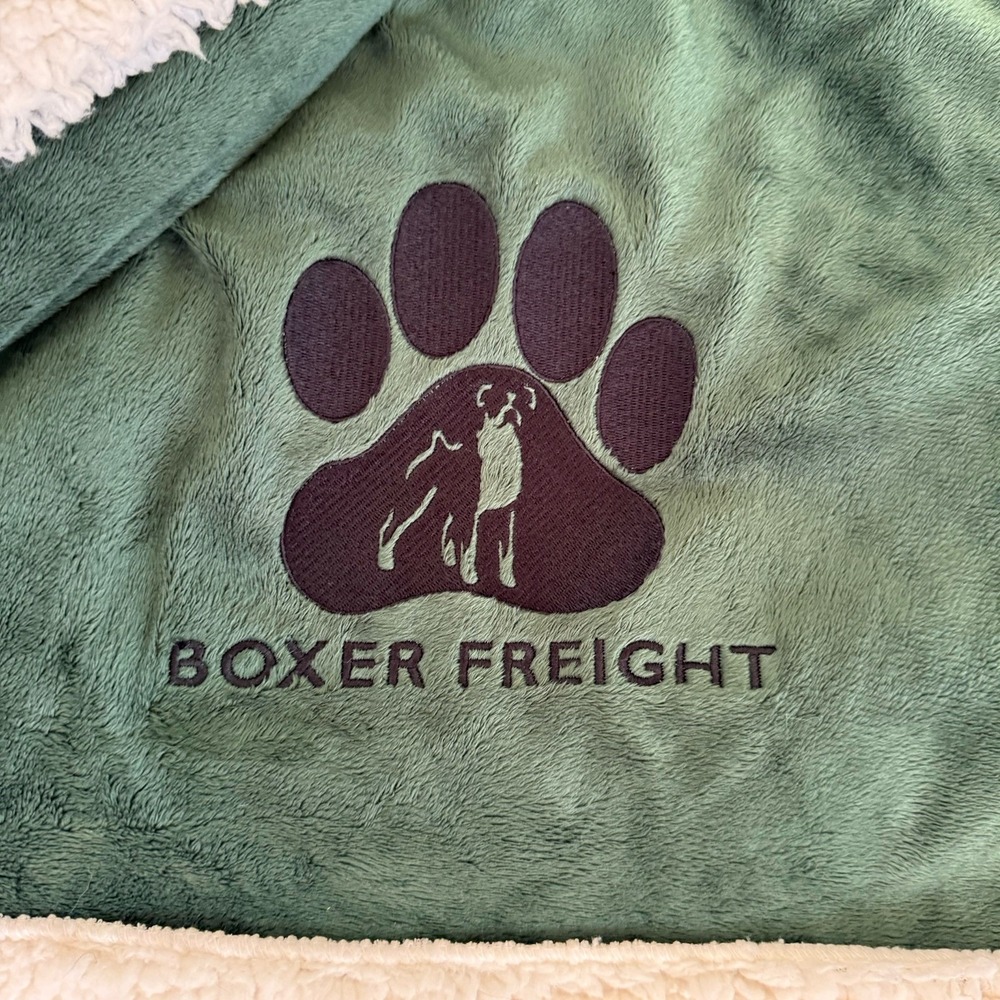 NWT Kanata Blanket Home Collection Green Fleece Plush Throw Cozy Warm Logo - Picture 3 of 6